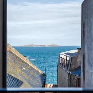 le-cap-cezembre-intra-muros-saint-malo.inbrittany.com/
