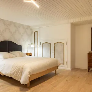 le-boudoir-de-lilly.midi-pyreneeshotels.com/