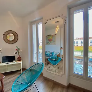 Appartement Casa Blue Sur Jolie Place Proche Du Vieux Port By Laconciergerie13, La Ciotat