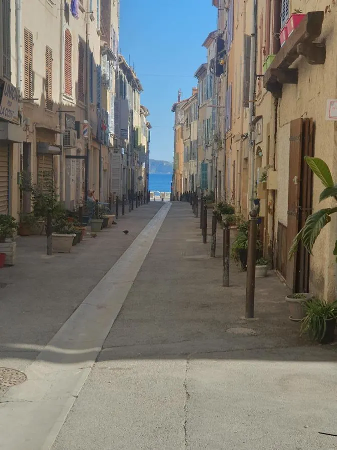 Bel Appartement A Deux Minutes Du Vieux Port La Ciotat France